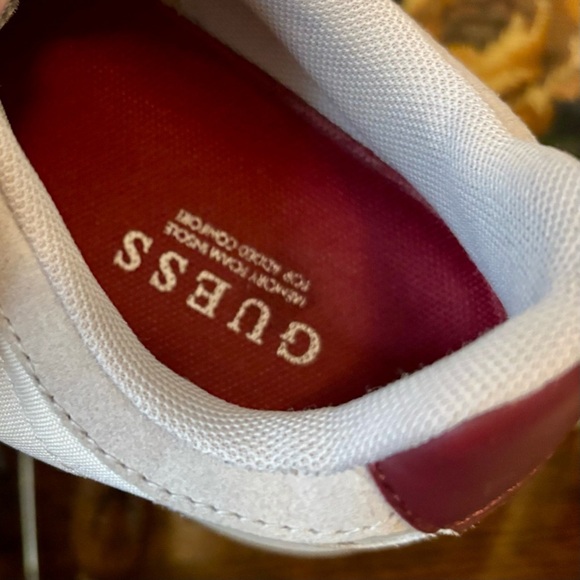 Guess| Cute & Sporty Light Grey/Burgundy Casual Logo Sneakers Sz 7.5 - Picture 6 of 8